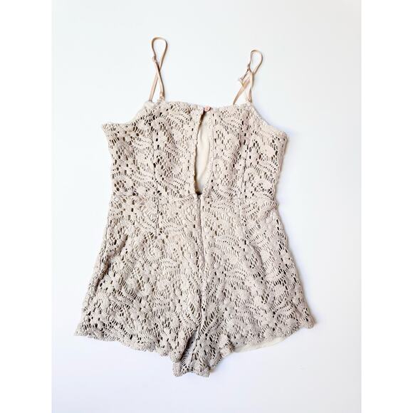 Sage Gray & Beige Blend Floral Crochet Lace Strappy Mini Romper Women's Small - Picture 5 of 9